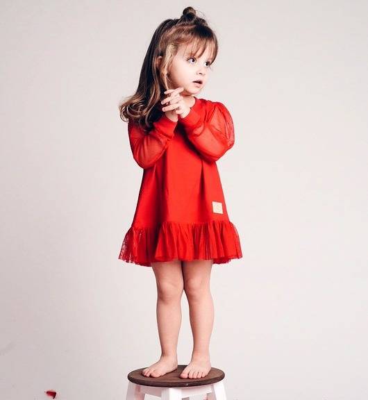 Czerwona sukienka na Dzień Dziecka