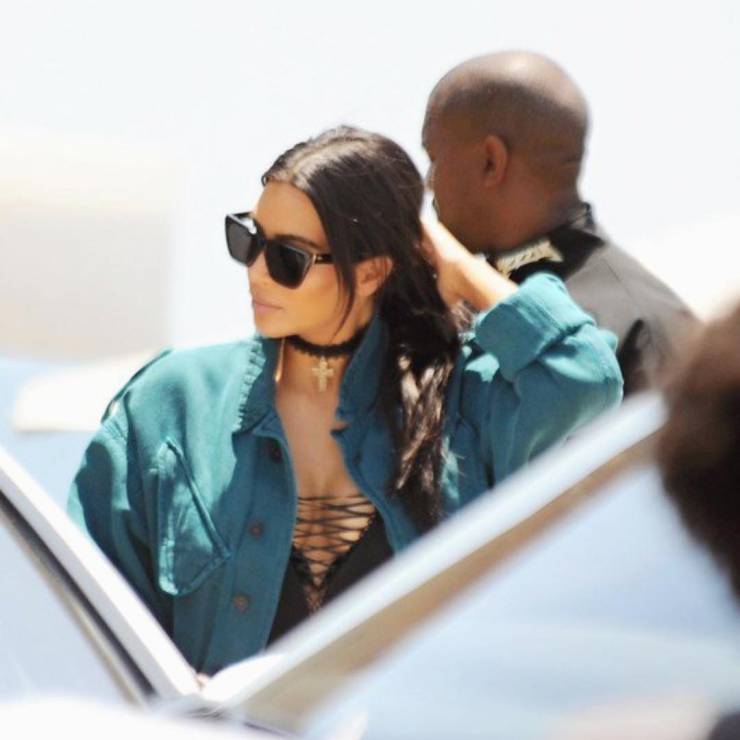 Kim Kardashian w body God Save Queens