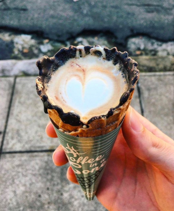Coffe cone - modna kawa w wafelku do loda