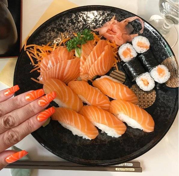 Manicure sushi