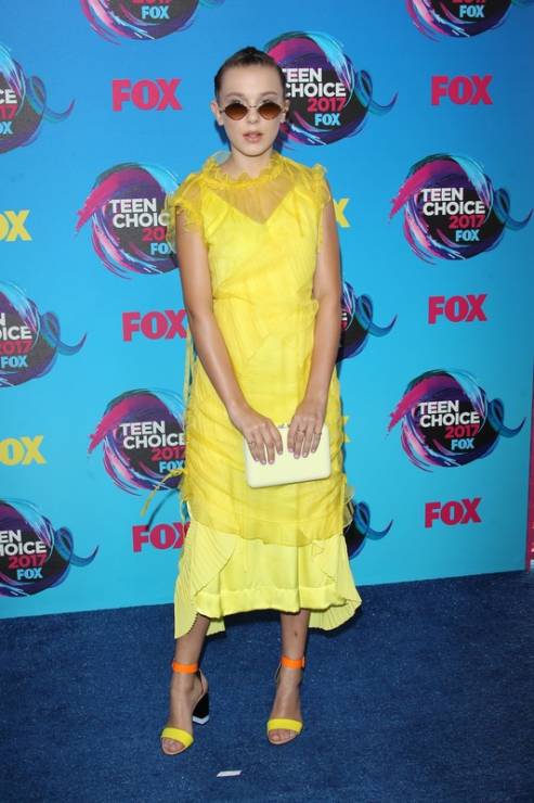 Millie Bobby Brown w sukience Kenzo na Teen Choice Awards 2017