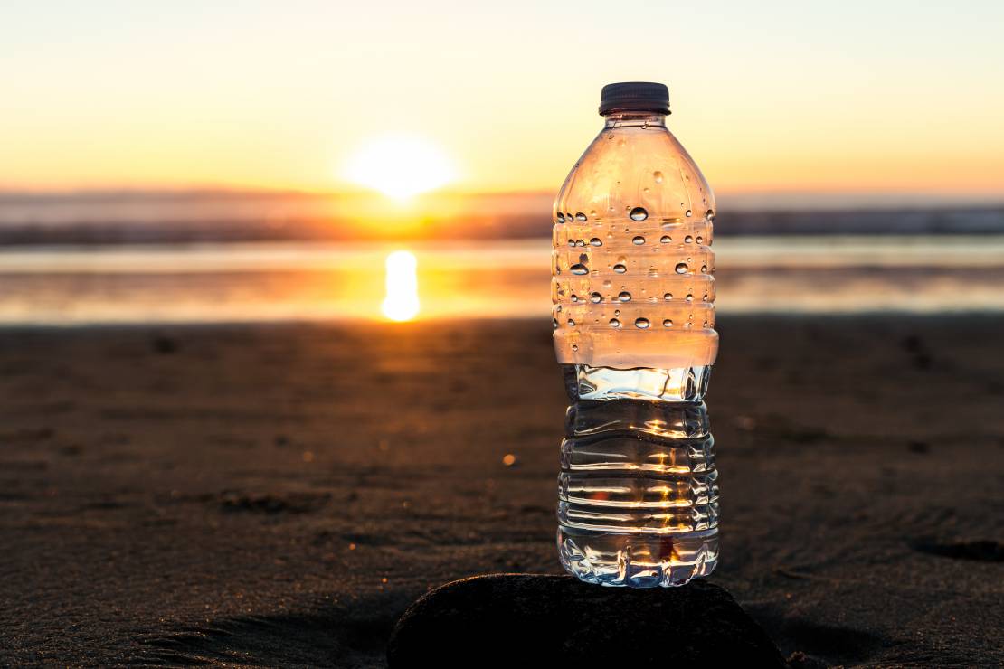 Picie wody z plastikowych butelek: podnosi ryzyko zachorowania na serce

