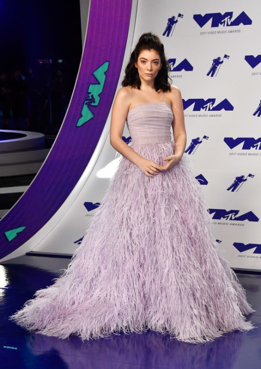 MTV Video Music Awards 2017: Lorde w sukni Monique Lhuillier