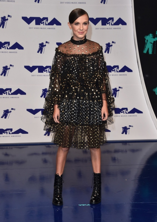 MTV Video Music Awards 2017: Millie Bobby Brown w sukience Rodarte