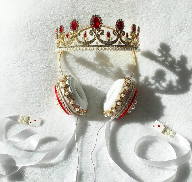 Stworzono słuchawki w kształcie korony dla współczesnych księżniczek