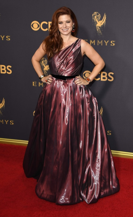 Emmy Awards 2017: Debra Messing w sukni Romana Keveza