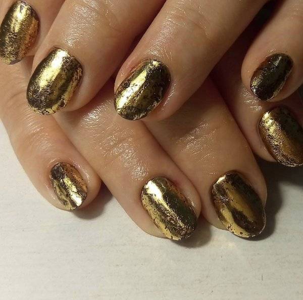 Złoty manicure