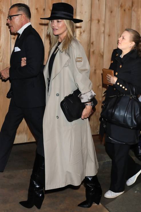Kate Moss w płaszczu 