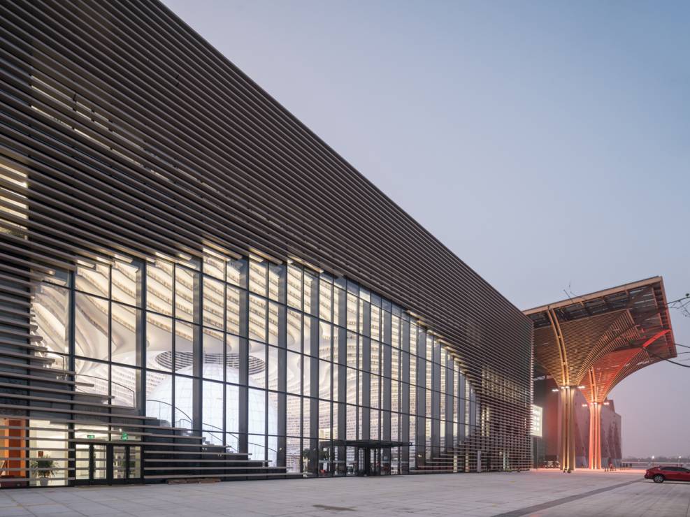 Biblioteka Binhai w Tianjin, projekt MVRDV + Tianjin Urban Planning, fot. Ossip van Duivenbode