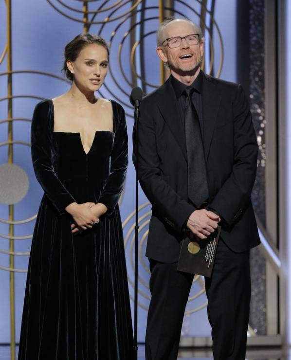 Złote Globy 2018: Natalie Portman i Ron Howard przyznają statuetkę dla najlepszego reżysera