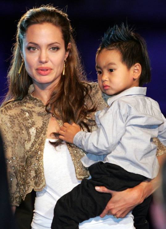 Angelina Jolie i Maddox Jolie-Pitt, 2004 rok