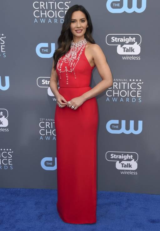 Critics’ Choice Awards 2018: Olivia Munn w sukni Prada