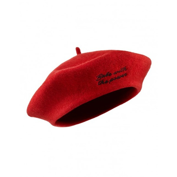 Czerwoeny beret - pomysł na prezent na walentynki