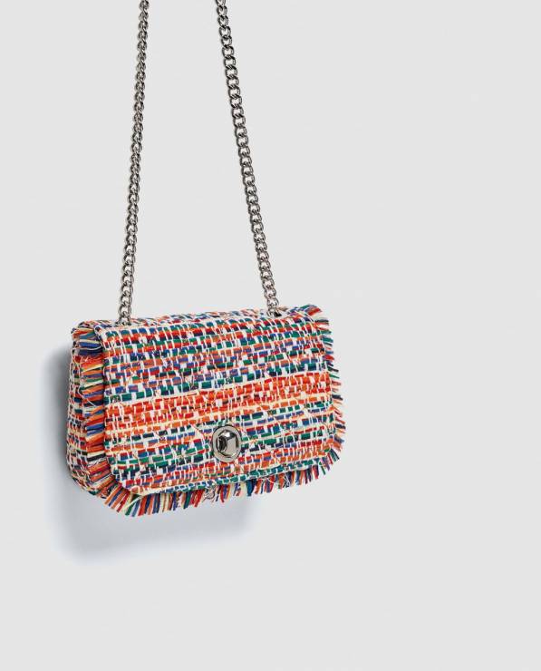 Kolorowa torebka Zara w stylu Chanel