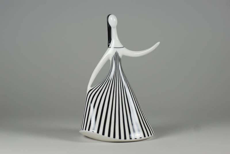 Figurka "Pierwszy bal", projekt Eryka Trzewik-Drost, obecnie produkowana przez AS Ćmielów