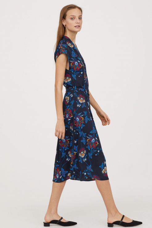 Granatowa sukienka w kwiatki H&M