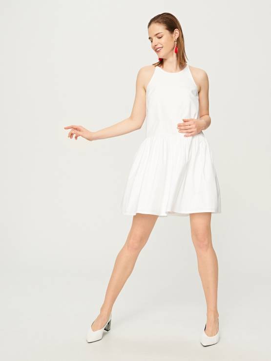 Biała sukienka Reserved