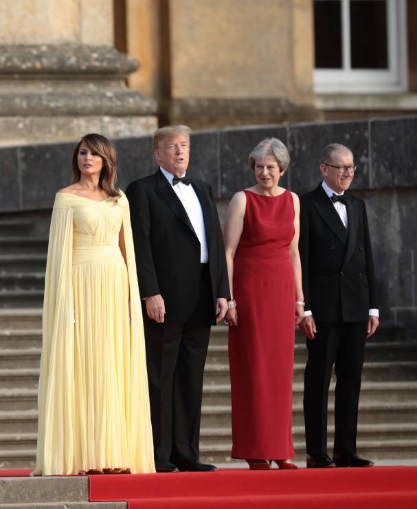 Melania Trump, Donald Trump, Theresa May i Philip May w trakcie uroczystości zorganizowanej w Blenheim Palace, 12.07.2018.