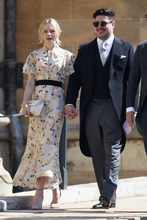 Gwiazdy w sukienkach w kwiaty. Carey Mulligan na ślubie Meghan Marklei księcia Harry'ego, 19.05.2018.