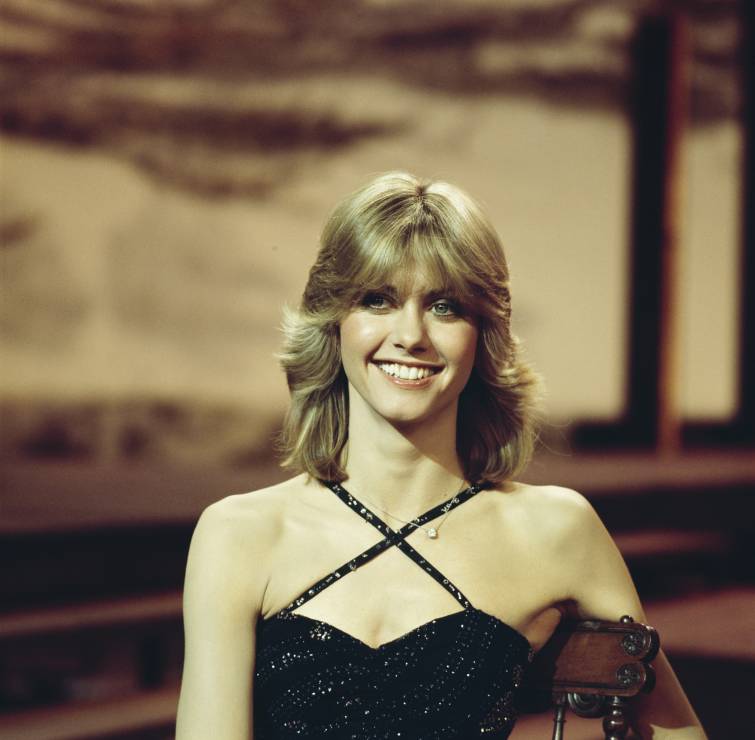 Fryzury z lat 70.: Olivia Newton-John