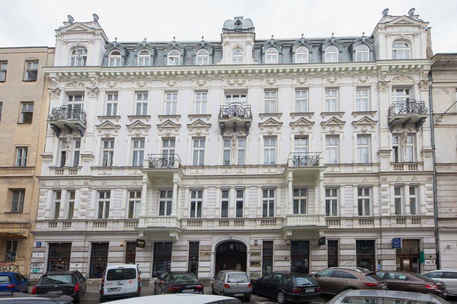 Stylowy apartament w Warszawskiej kamienicy, Warszawski Bank Nieruchomości