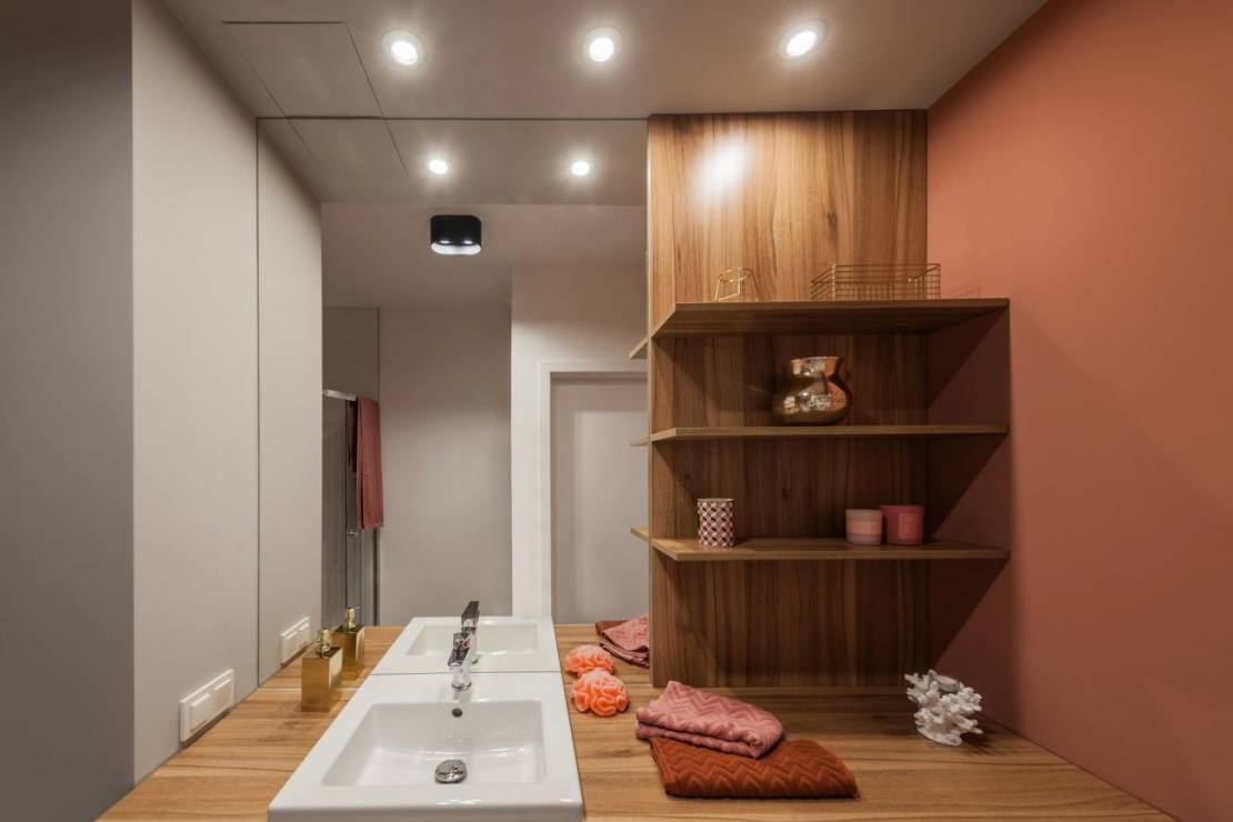 Mieszkanie w kolorze roku 2019 - Living Coral, projekt: pracownia KODO