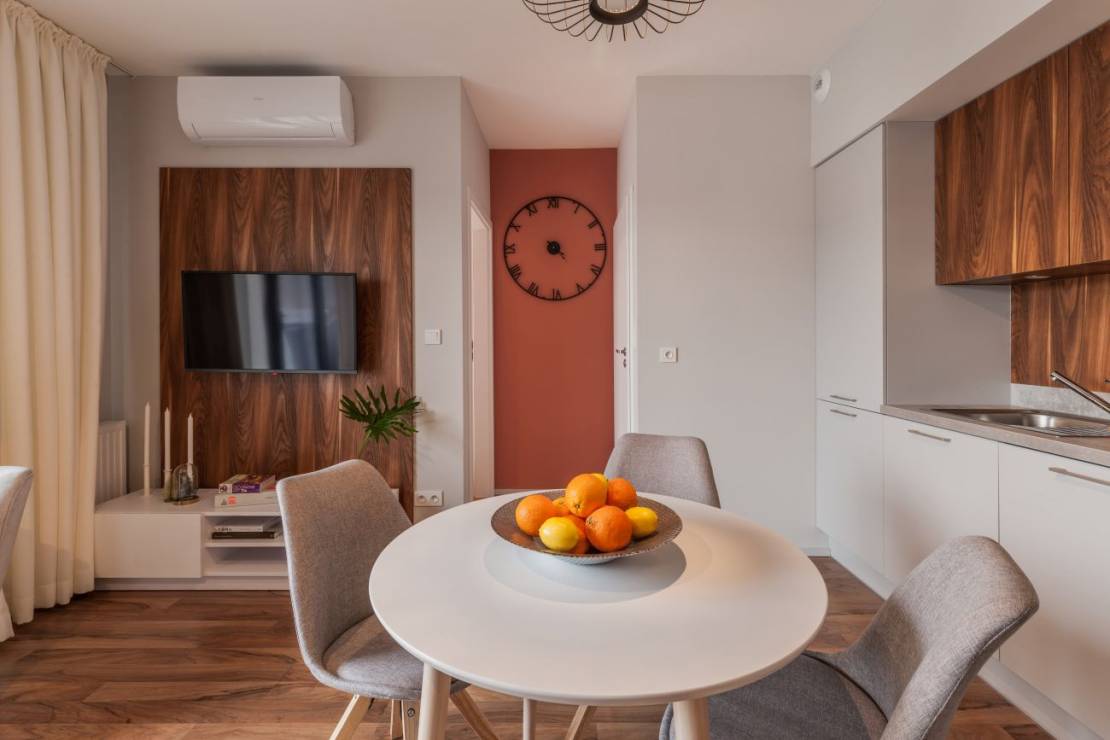 Mieszkanie w kolorze roku 2019 - Living Coral, projekt: pracownia KODO