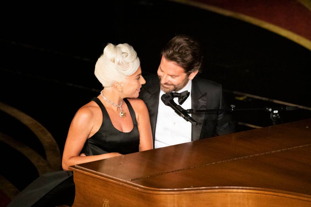 Oscary 2019: Lady Gaga i Bradley Cooper zaśpiewali "Shallow". Zobacz ich występ