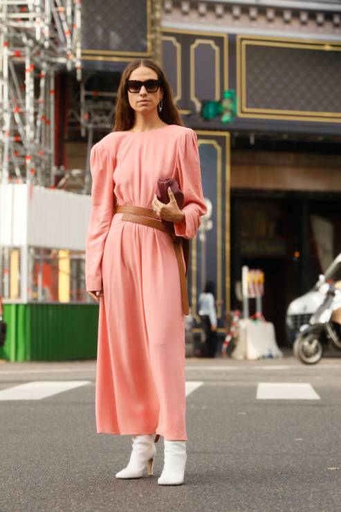 Pasek w talii - trend prosto z ulic światowych stolic mody