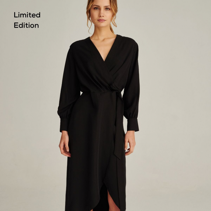 Czarne sukienki z nowych kolekcji: Nago, Sukienka z Tencelu™ / 07 / 02 / black, 359 zł