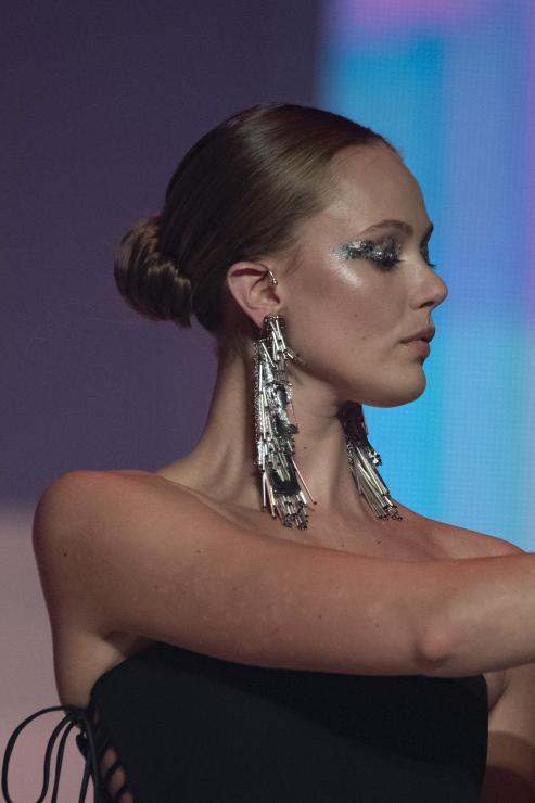 Modna biżuteria 2020: wybiegi haute couture