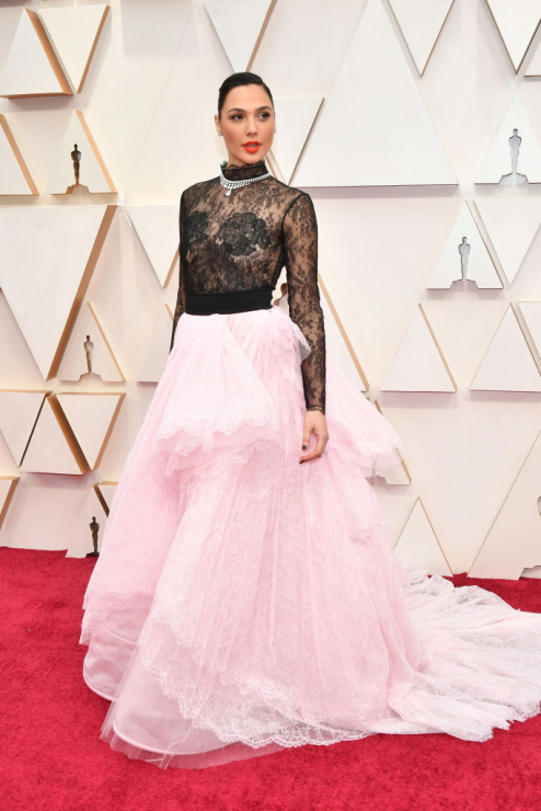 Różowe sukienki, Oscary 2020: Gal Gadot