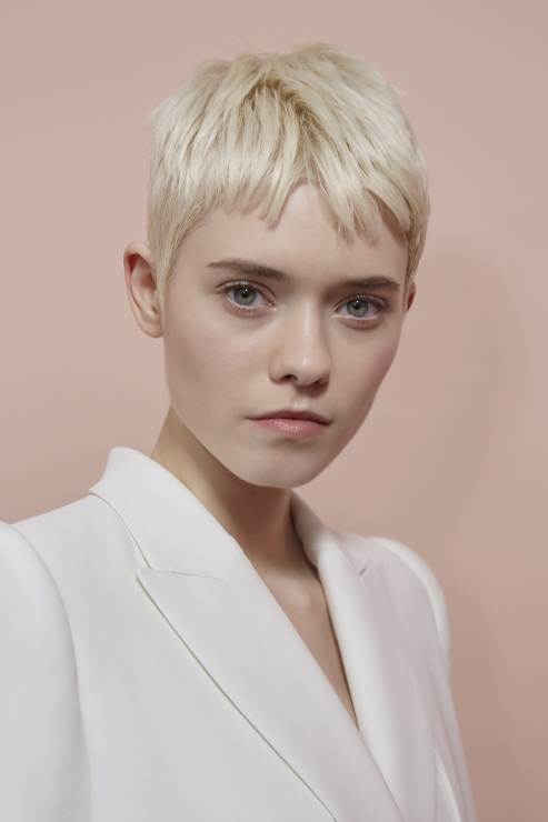 Modne krótkie fryzury 2020 - Givenchy