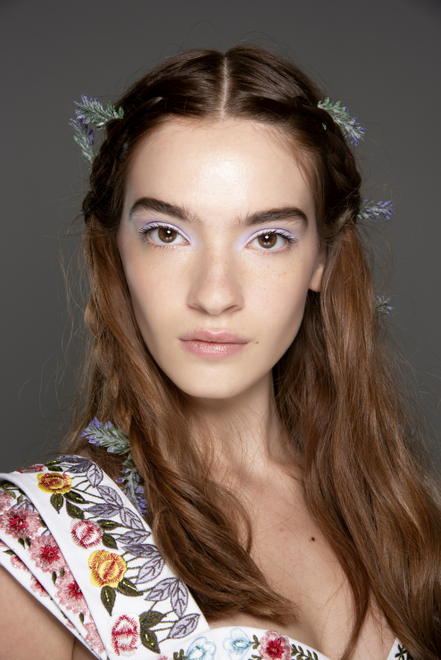 Modny makijaż wiosna-lato 2020. Alice Olivia