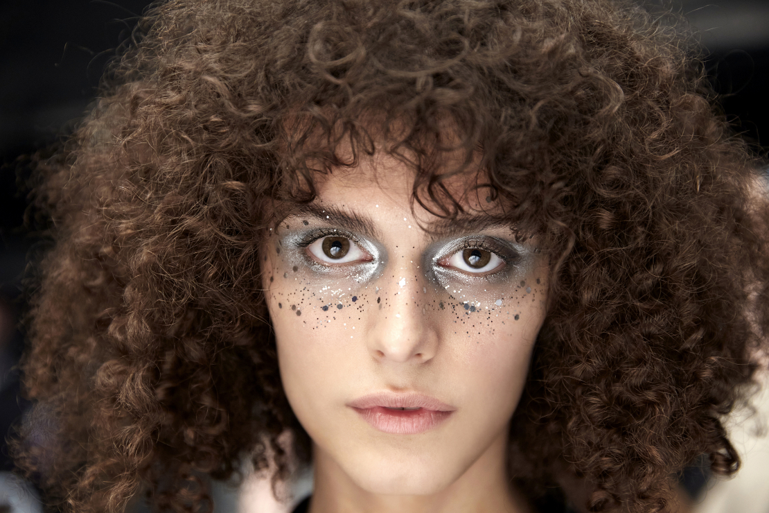 Modny makijaż wiosna-lato 2020. Jean Paul Gaultier