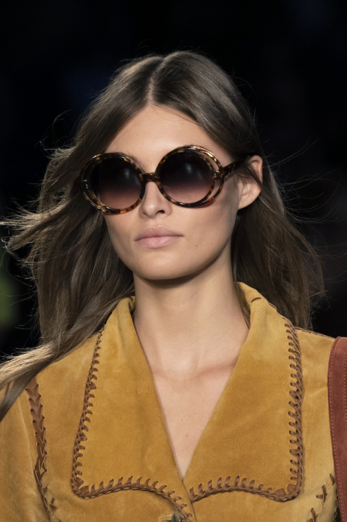 Okulary przeciwsłoneczne z filtrem Alberta Ferretti, trendy wiosna lato 2020