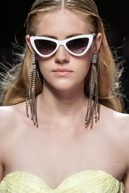 Okulary przeciwsłoneczne z filtrem Blumarine, trendy wiosna lato 2020