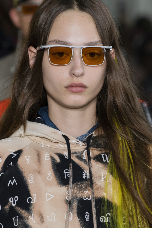 Okulary przeciwsłoneczne z filtrem Etudes, trendy wiosna lato 2020