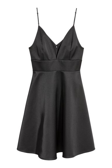 Wyprzedaż online w H&M: sukienka, 179 zł zamiast 229 zł