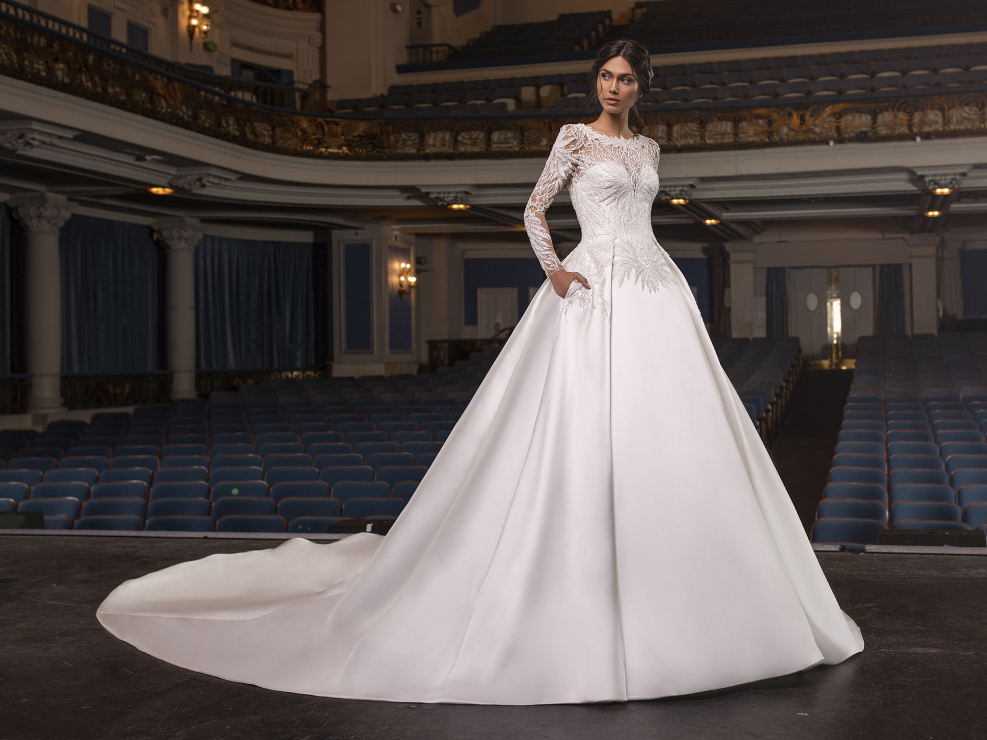 Suknie ślubne 2021: Pronovias
