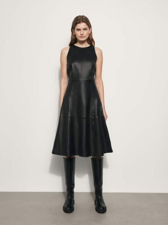 Czarna sukienka na święta 2020, Massimo Dutti. Czarna sukienka ze skóry nappa 1 490 zł