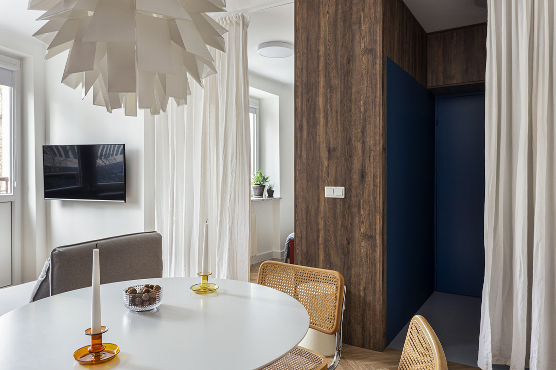Mieszkanie inspirowane wystrojem Villi Le Lac, projekt:  Karolina Kulis, Studio Kulis