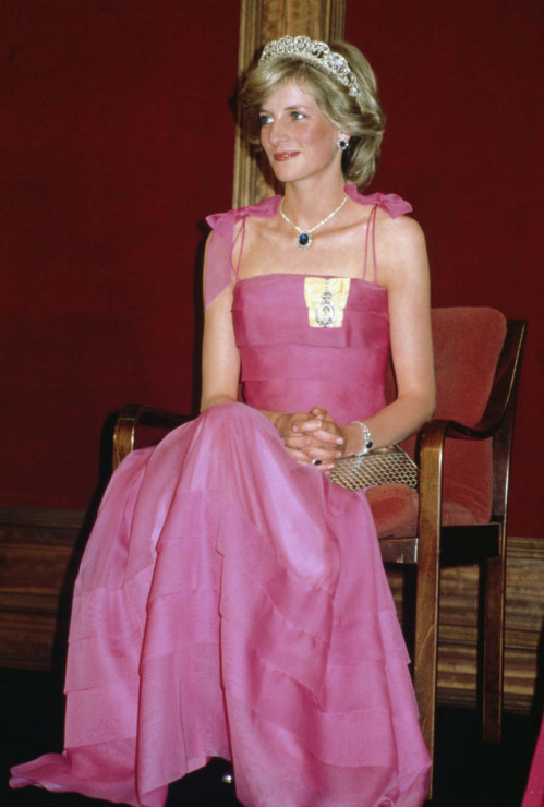Różowe stylizacje księżnej Diany