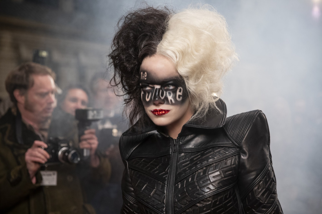 "Cruella": Emma Stone, makijaże i kostiumy