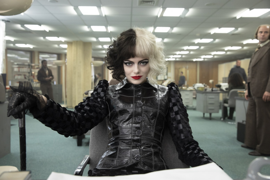 "Cruella": Emma Stone, makijaże i kostiumy
