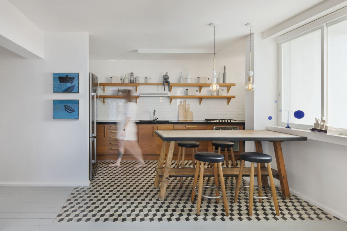 Mieszkanie z widokiem na Morze Śródziemne, Icon Wood House Apt. projekt:  Henkin-Shavit studio