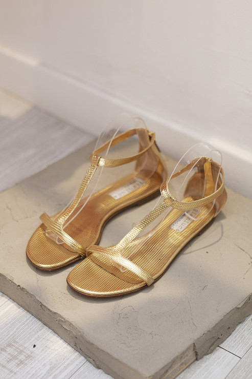 Złote i srebrne sandały na wesele [trendy 2021]