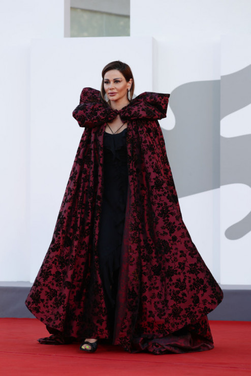 Stylizacje gwiazd z czerwonego dywanu ceremonii otwarcia Międzynarodowego Festiwalu Filmowego w Wenecji