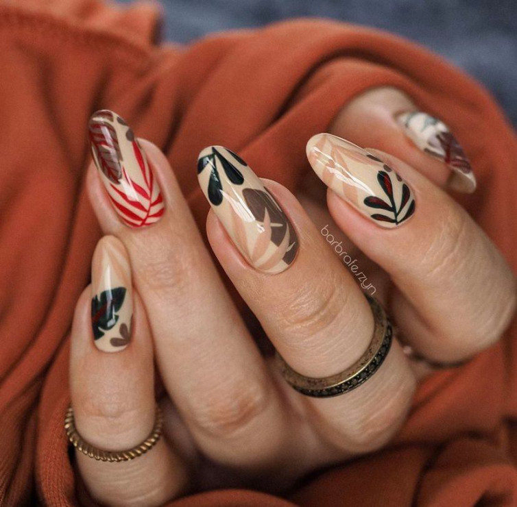 Liście na paznokciach, czyli prosty jesienny manicure