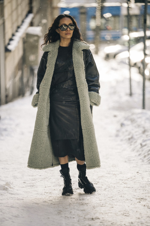 Skandynawski styl: stylizacje ze Sztokholm Fashion Week jesień-zima 2021/2022